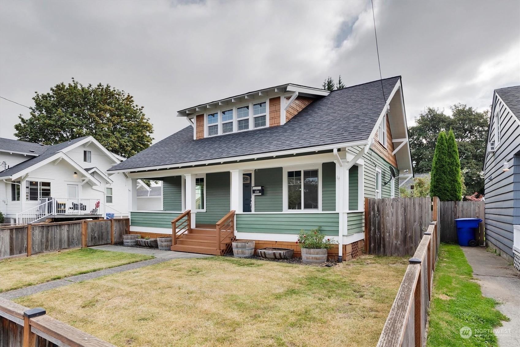 Property Photo:  1104 S Pacific Avenue  WA 98626 