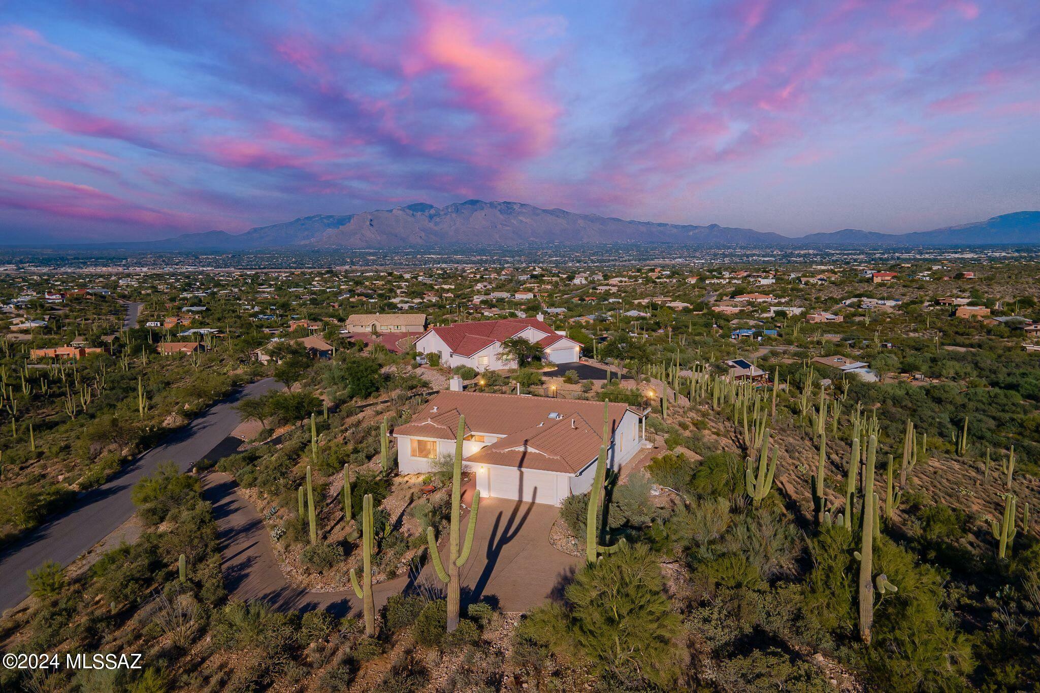 5601 W Placita Acantilada  Tucson AZ 85745 photo