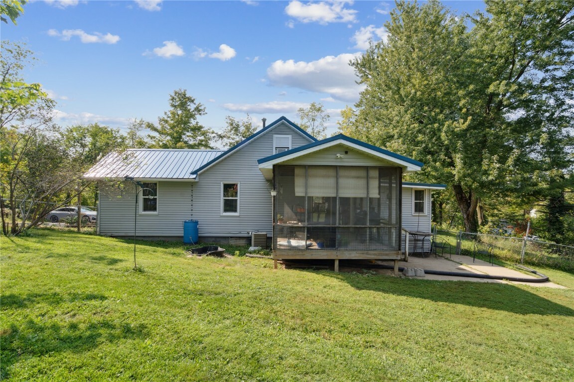 Property Photo:  1423 Highwood Drive NW  IA 52405 