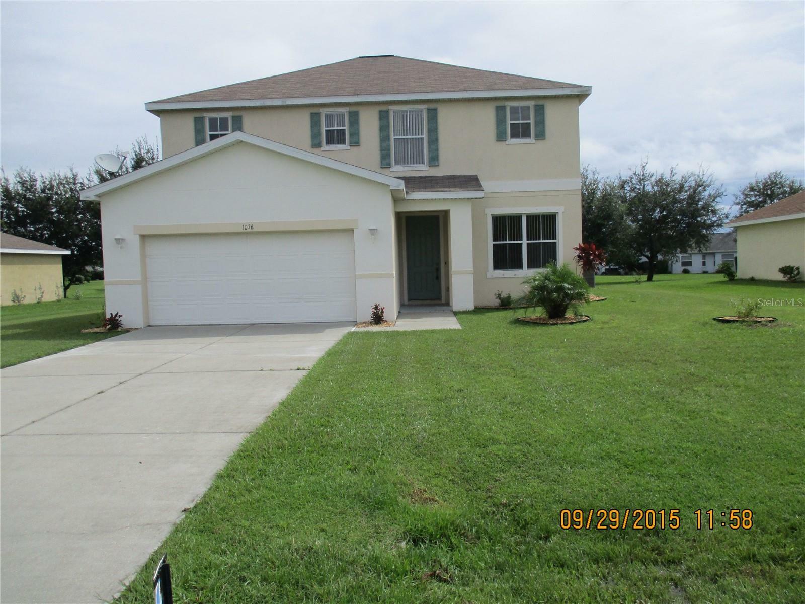 Property Photo:  1076 Venture Court  FL 33983 