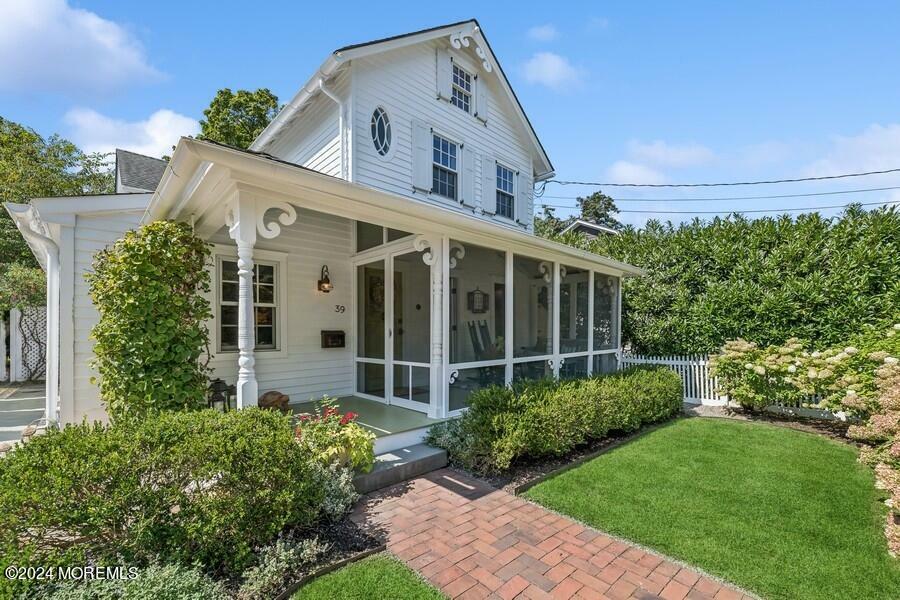 Property Photo:  39 Gillespie Avenue  NJ 07704 