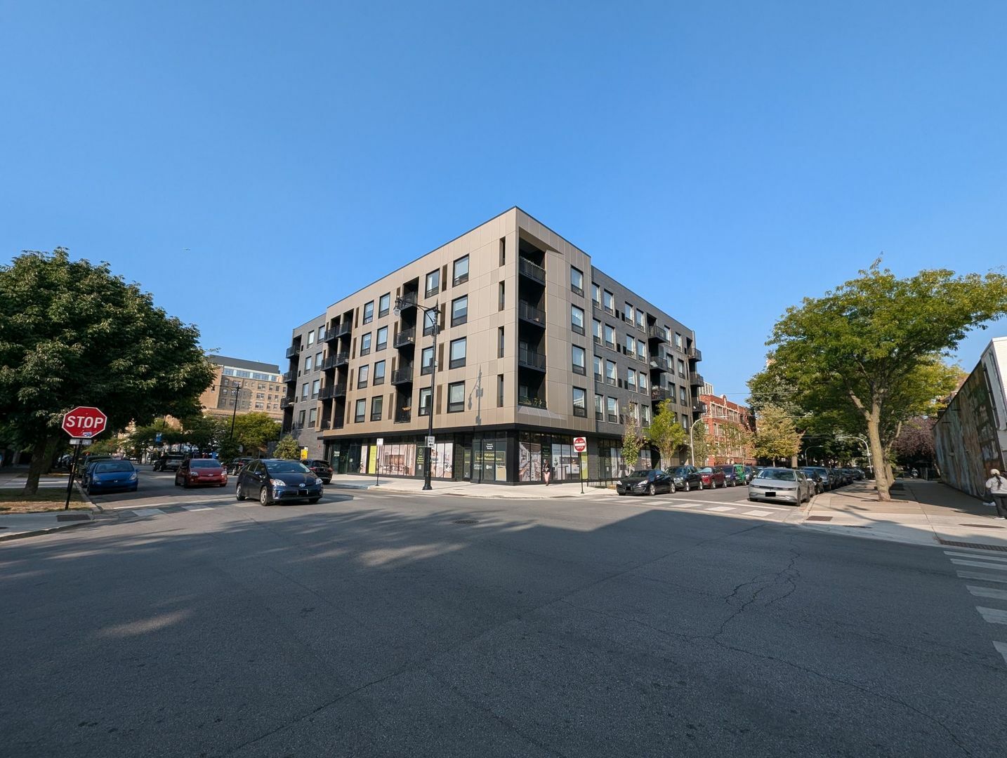 Property Photo:  948 W Sunnyside Avenue 507  IL 60640 