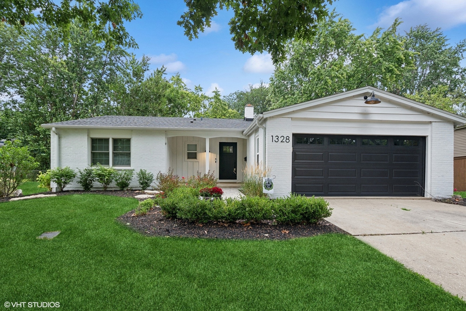 Property Photo:  1328 Briarwood Drive  IL 60540 