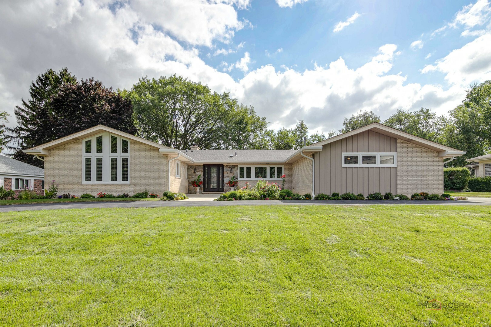 Property Photo:  2285 Longacres Lane  IL 60067 