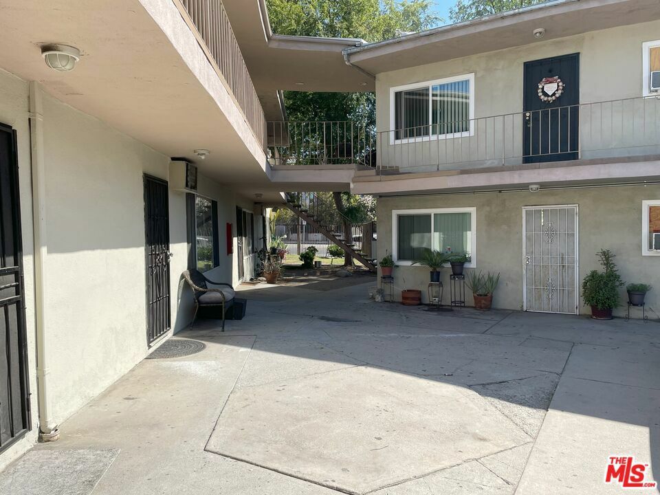 Property Photo: 8649 Sunland Boulevard 5 CA 91352
