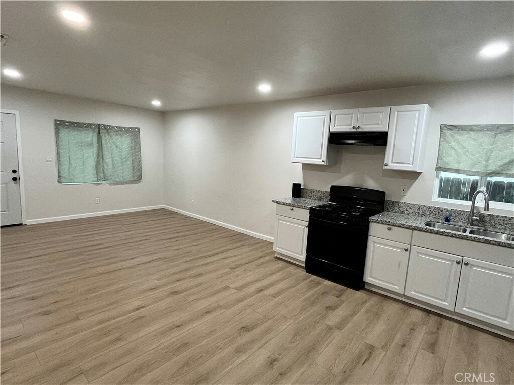 Property Photo:  2709 Lake Street  CA 93306 