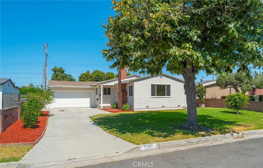 Property Photo:  1707 W Sumac Lane  CA 92804 