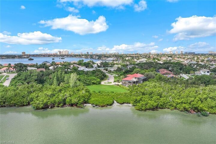 Property Photo: 1825 April Ct FL 34145