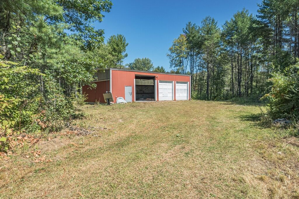 Property Photo:  63 Mammoth Rd  NH 03087 