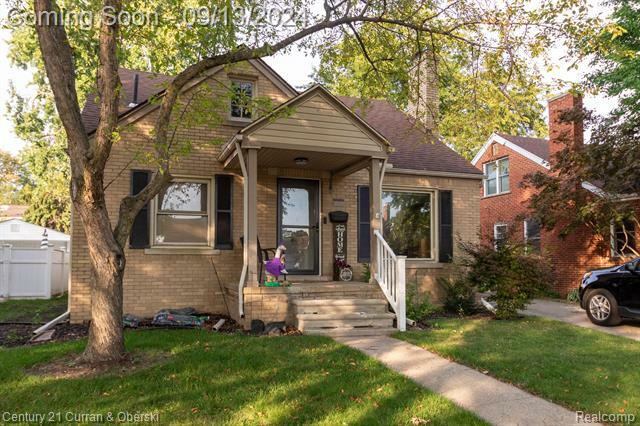 Property Photo:  15224 Oceana Avenue  MI 48101 