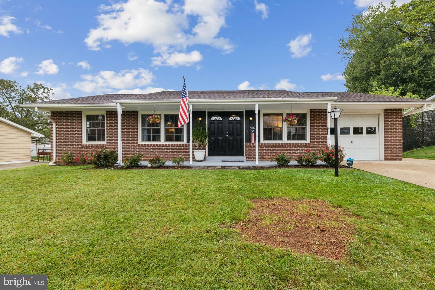 Property Photo:  1707 N Craig Street  VA 20164 