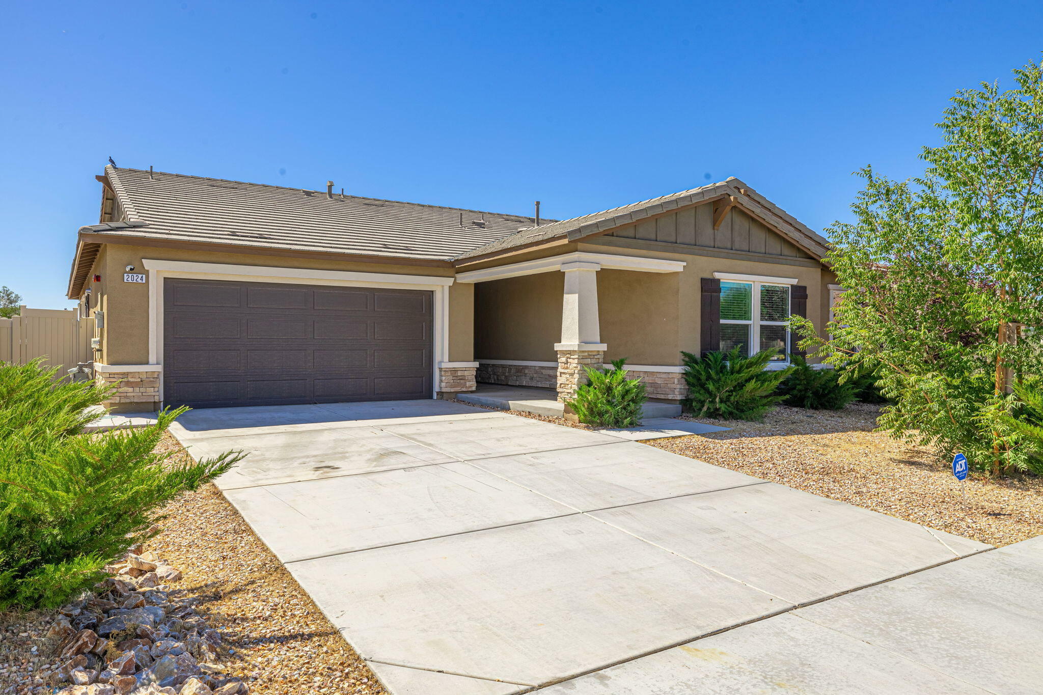 2024 E Donatello Street  Lancaster CA 93535 photo