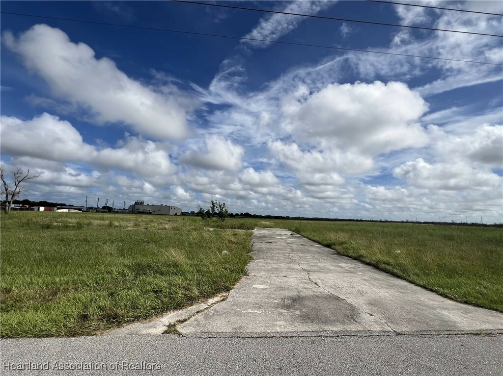 Property Photo:  298 Raley Road  FL 33870 