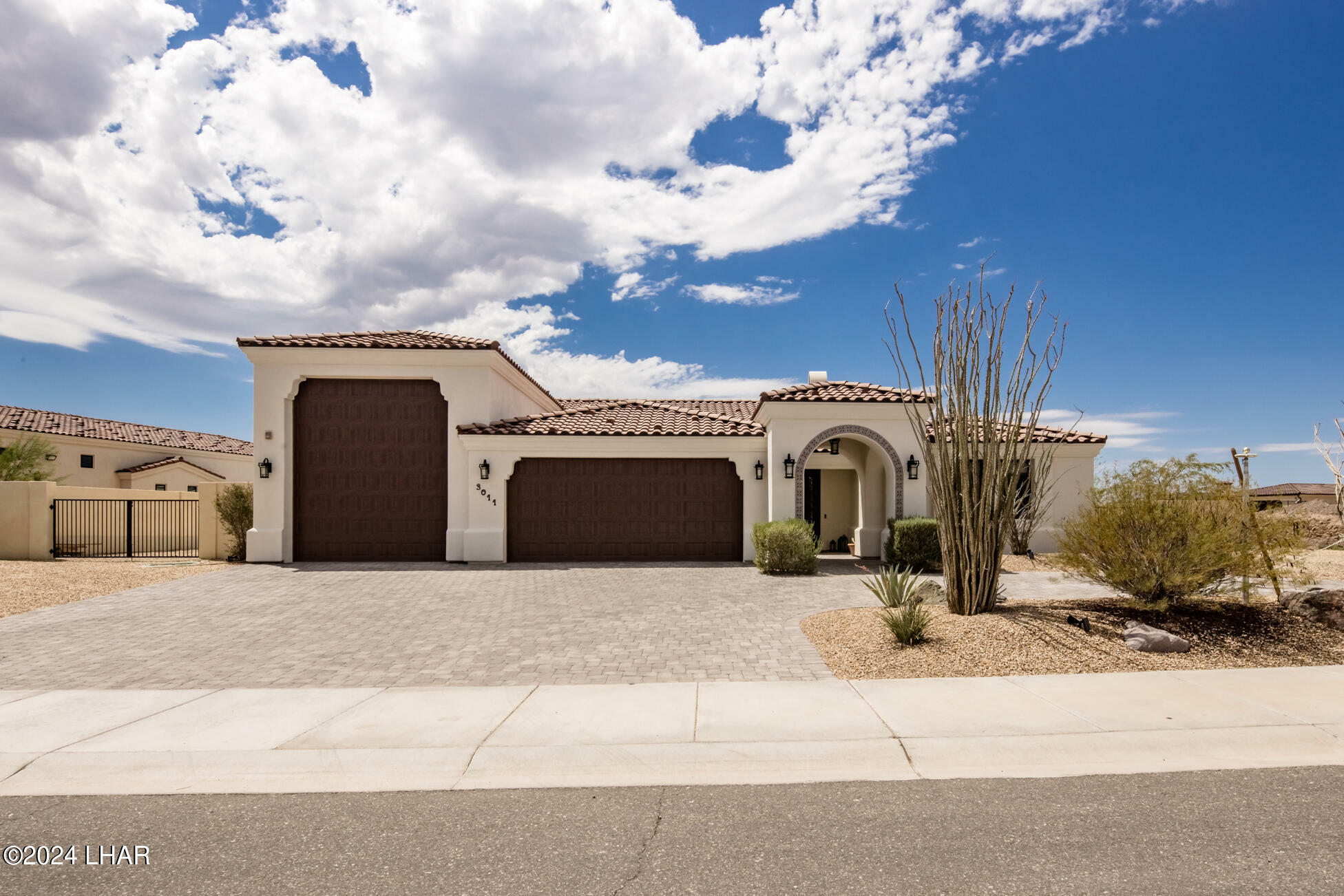 Property Photo:  3011 E Avienda Del Sol  AZ 86406 