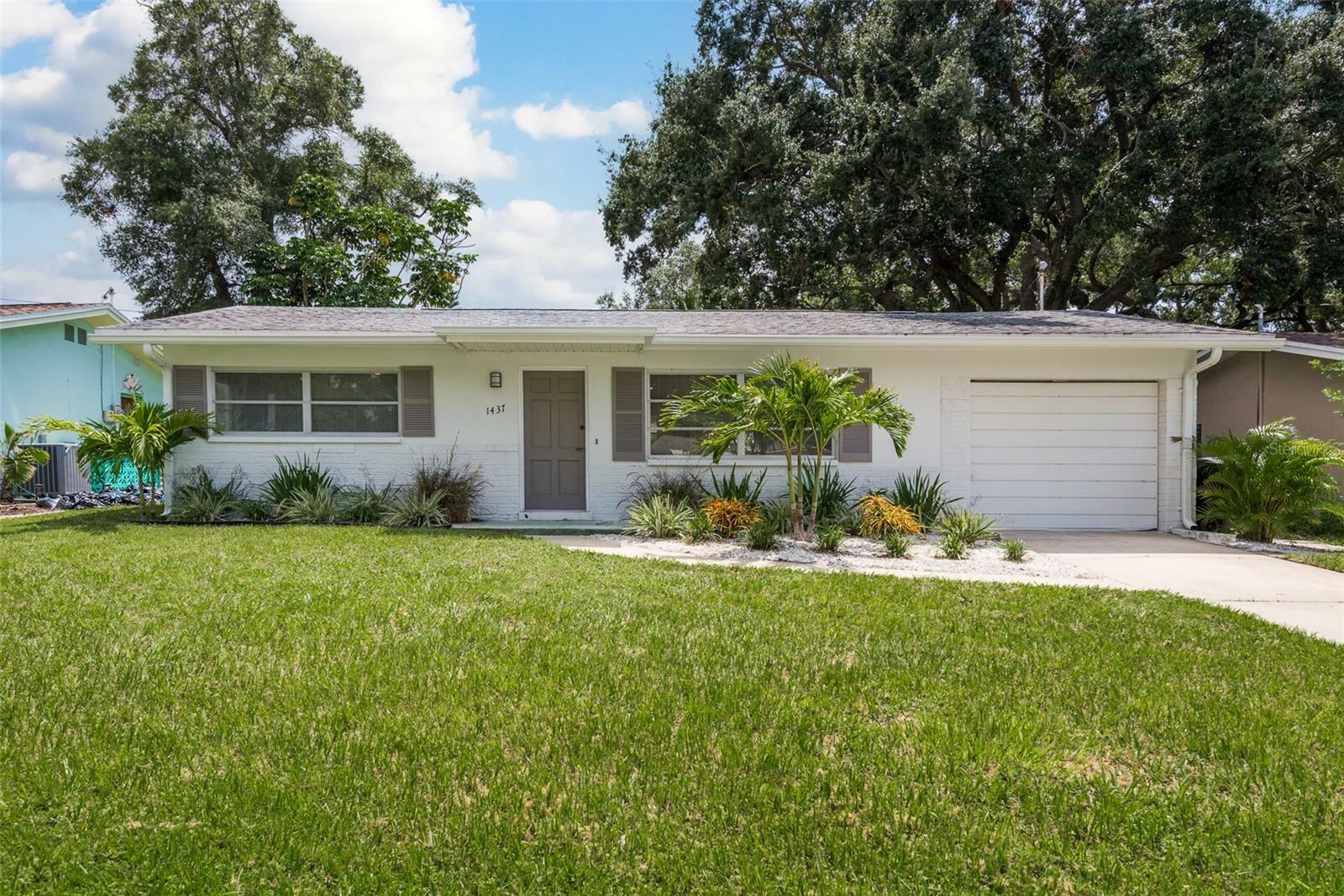 Property Photo:  1437 Spring Lane  FL 33755 