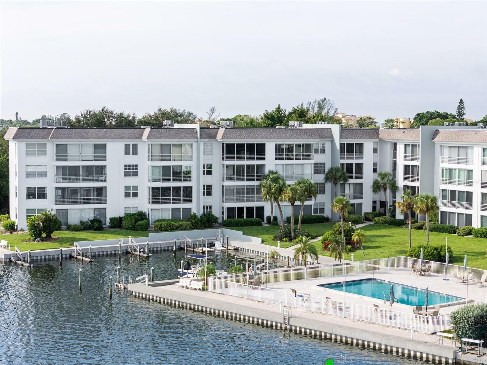 Property Photo:  600 Sutton Place 303B  FL 34228 