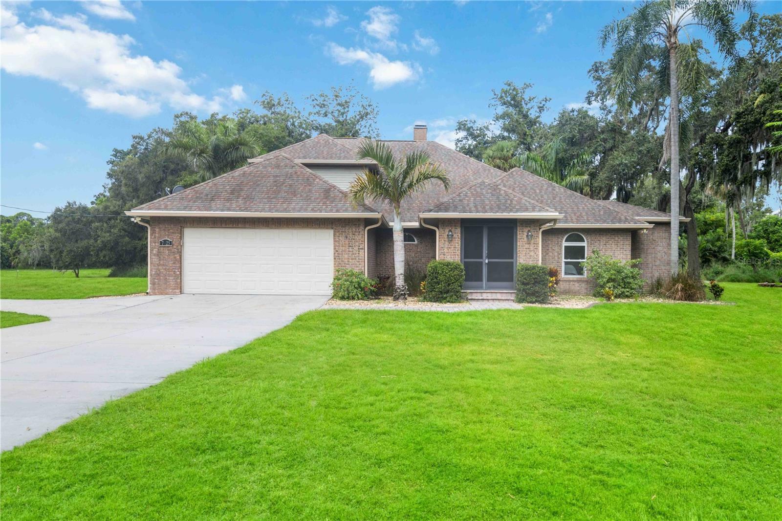 Property Photo:  7425 36th Avenue E  FL 34221 