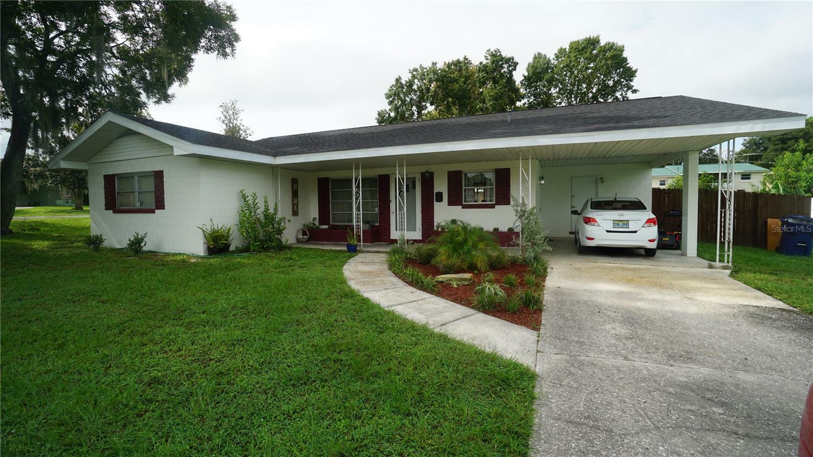 Property Photo: 470 E Beach Street FL 34736