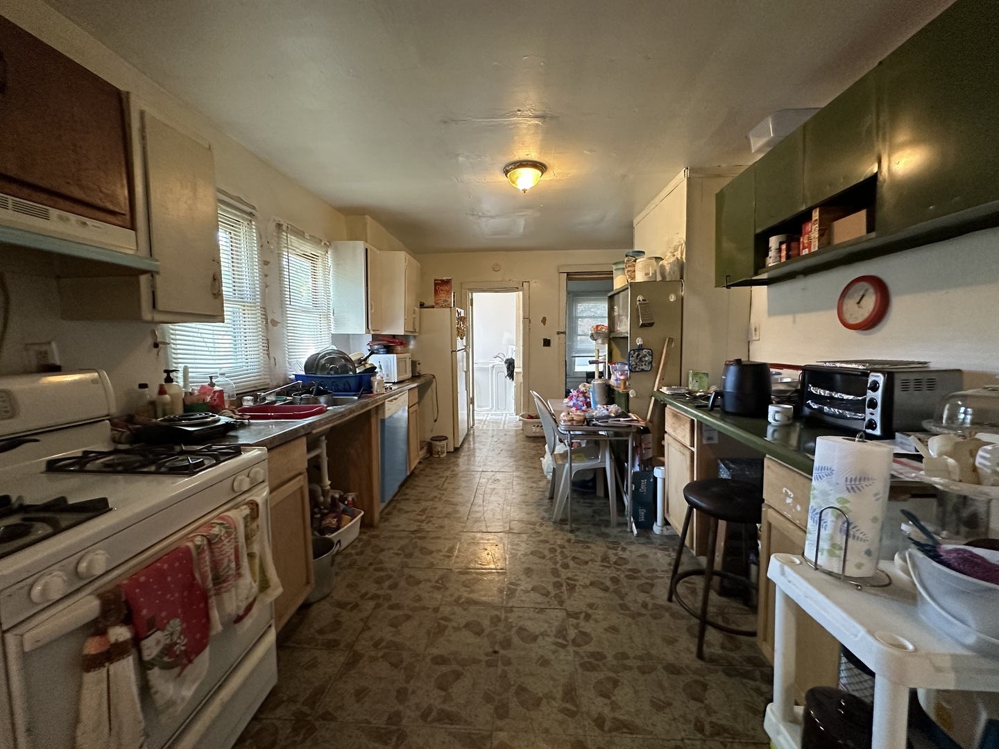 Property Photo:  11572 S Perry Avenue  IL 60628 