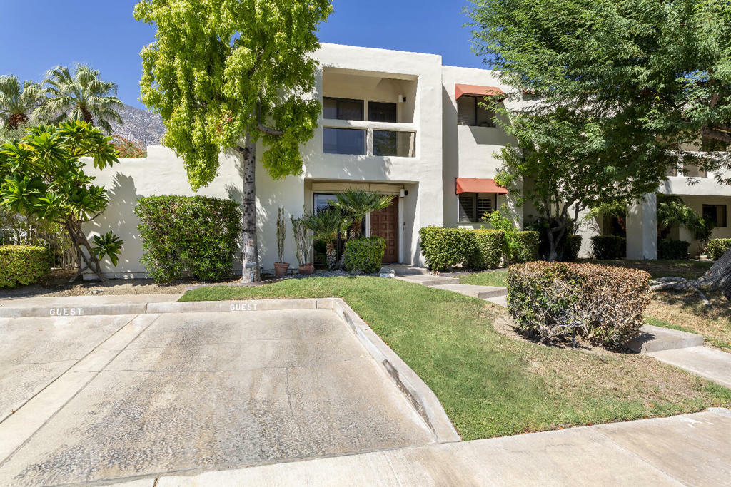 Property Photo:  255 E Avenida Granada 511  CA 92264 