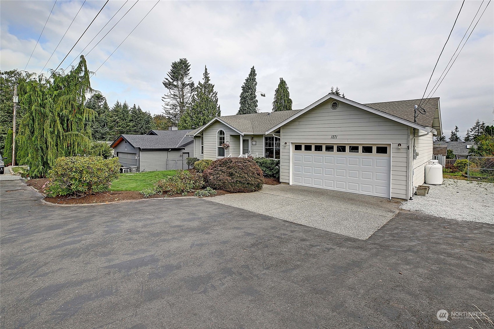 Property Photo:  1271 Uplands Drive  WA 98282 