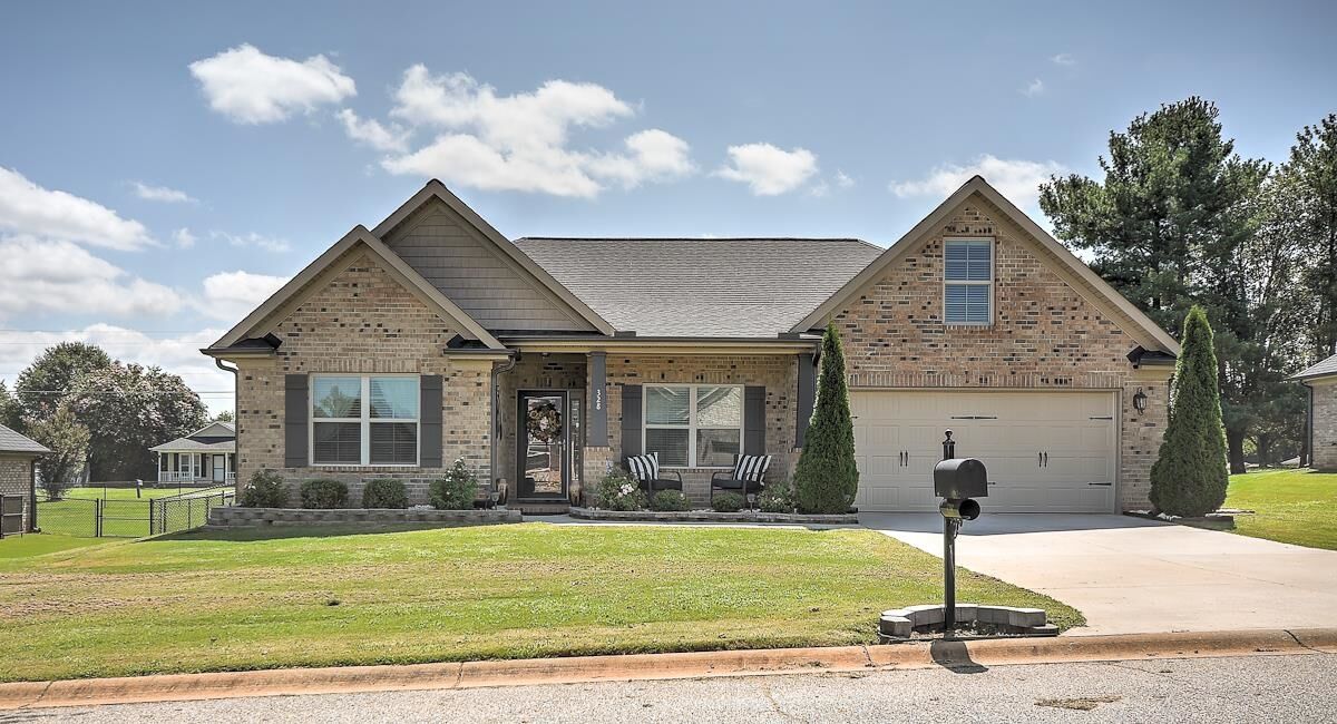 Property Photo: 328 E Story Bush Lane SC 29349