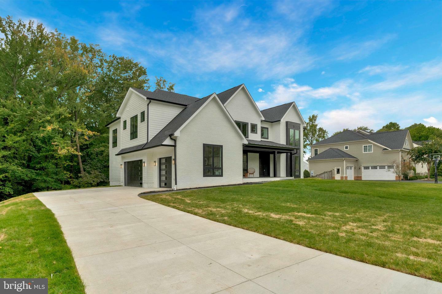 Property Photo:  605 Niblick Drive SE  VA 22180 