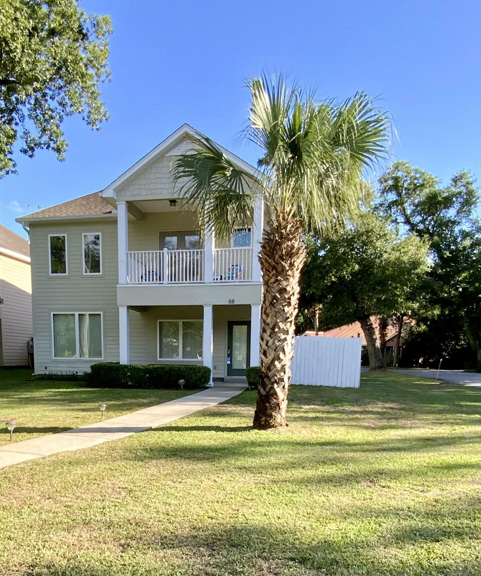 Property Photo:  88 NE Yacht Club Drive  FL 32548 