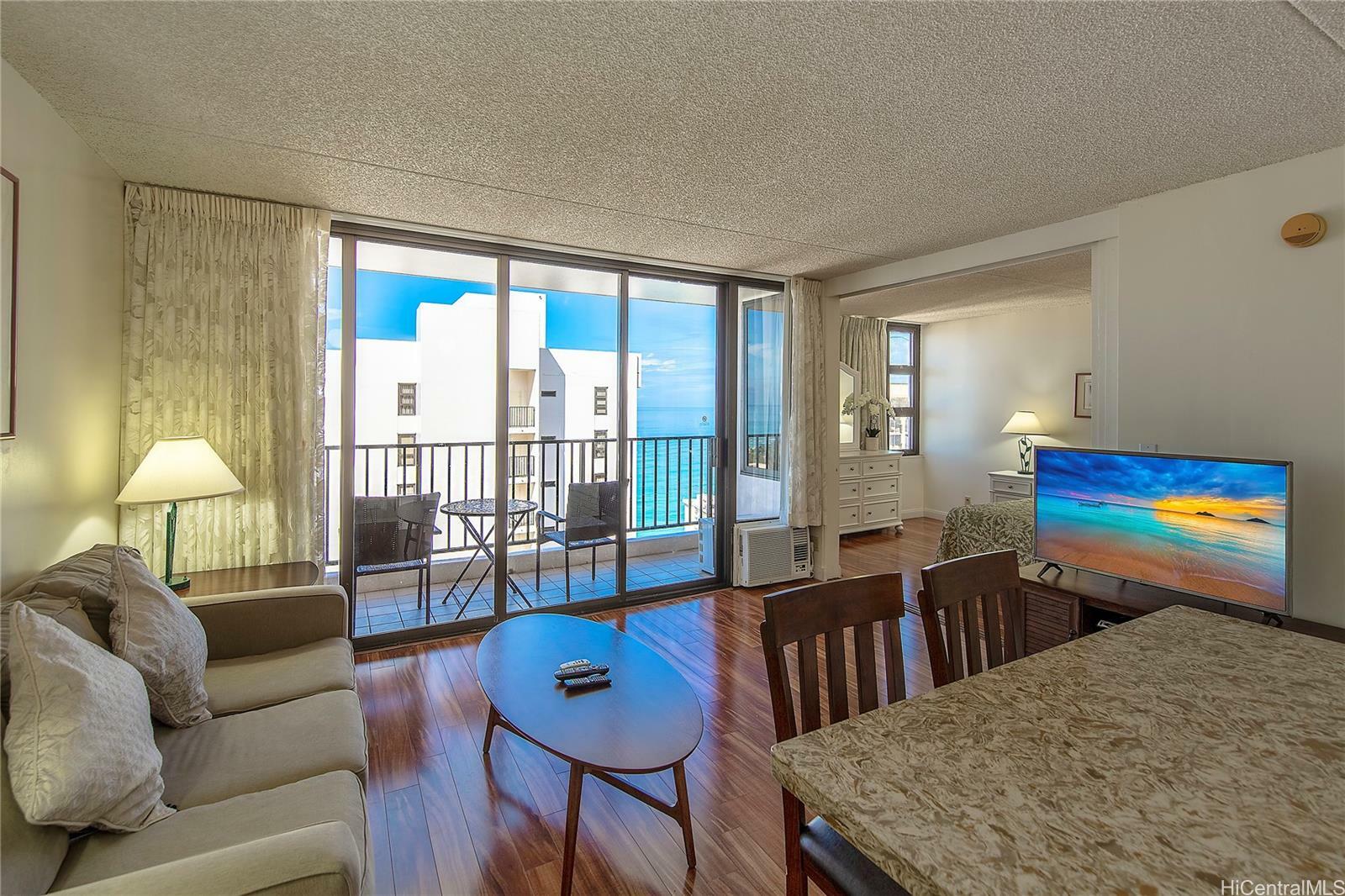 Property Photo:  201 Ohua Avenue Mauka 3706  HI 96815 