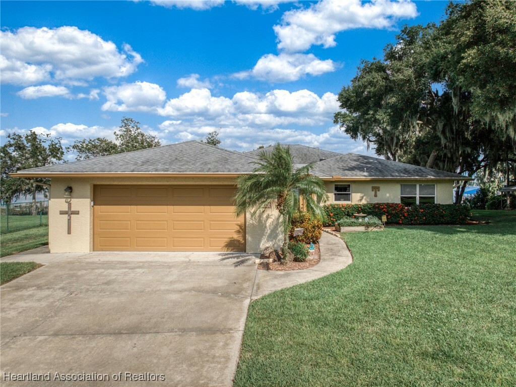 Property Photo:  10 Placid Oaks Drive  FL 33852 