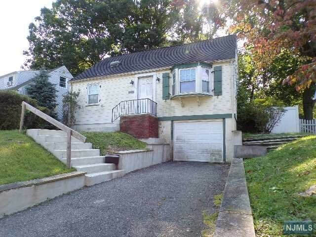 274 Saint Cloud Avenue  West Orange NJ 07052 photo