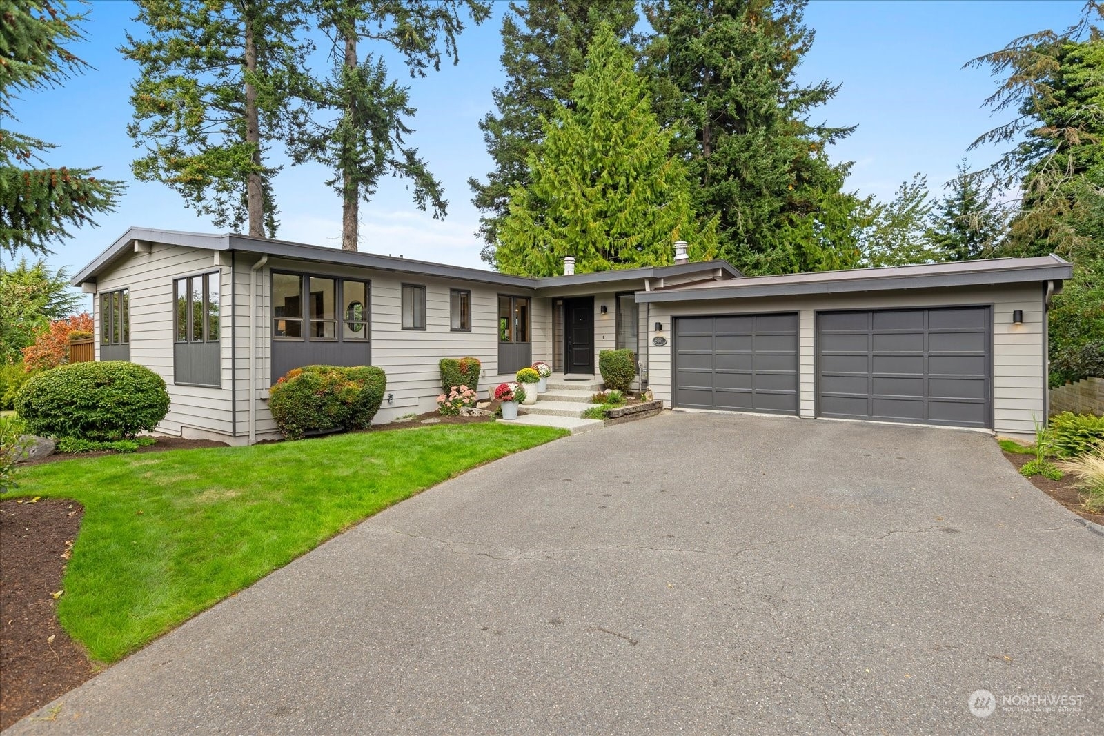 Property Photo:  8607 182nd Place SW  WA 98026 