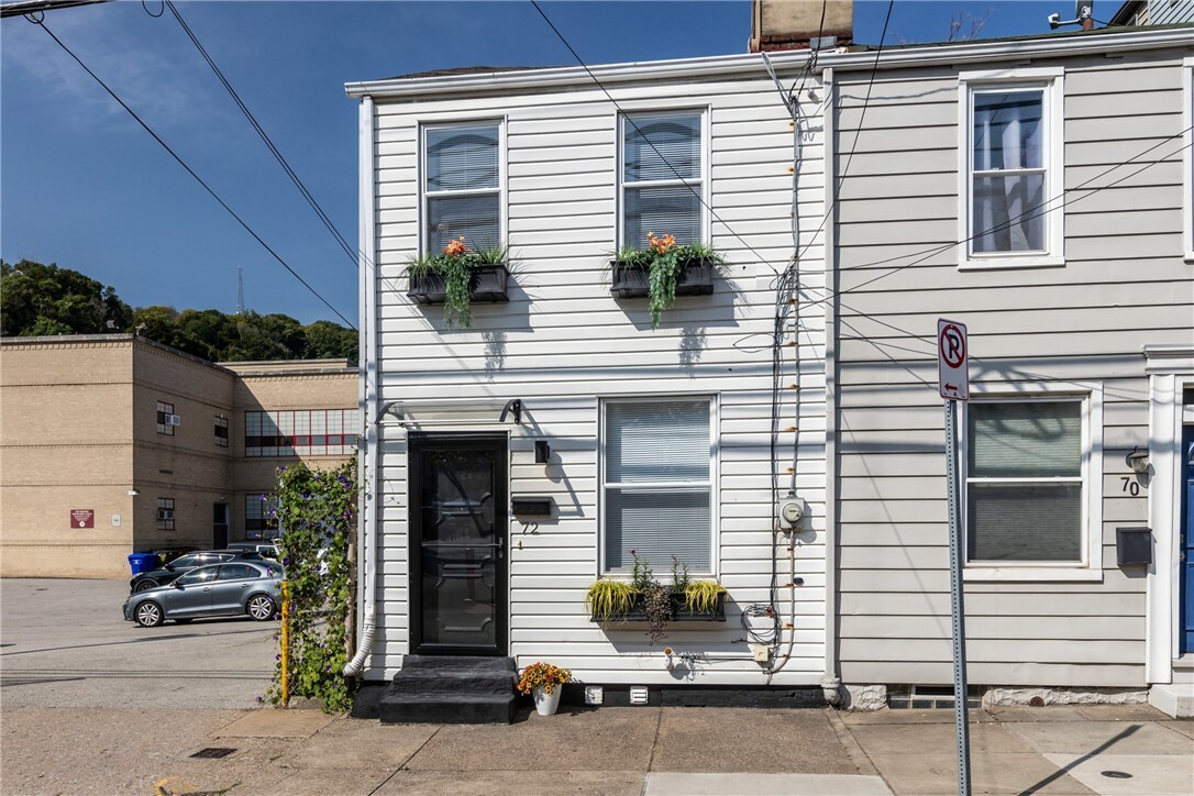 Property Photo:  72 S 11th St  PA 15203 