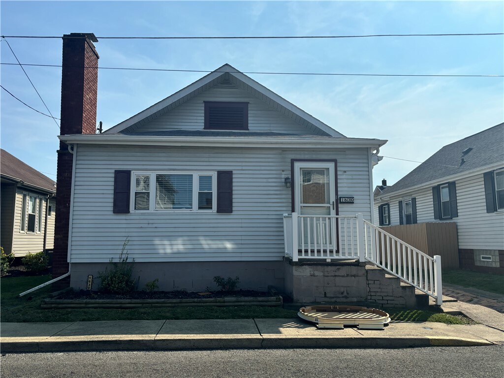 Property Photo:  1630 2nd St  PA 15066 