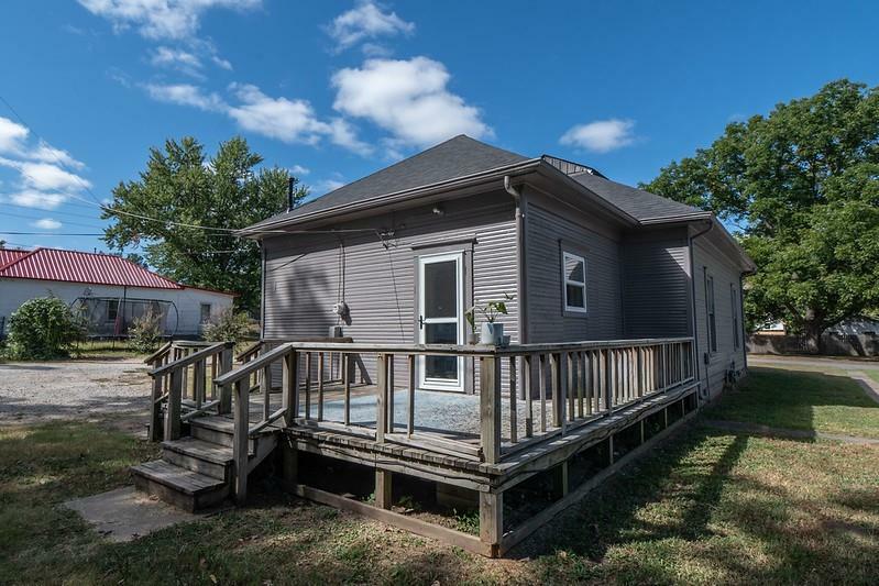 Property Photo:  204 N State Street  KS 67333 