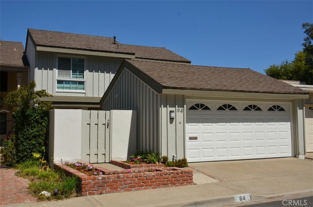 Property Photo:  64 Oak Tree Lane  CA 92612 