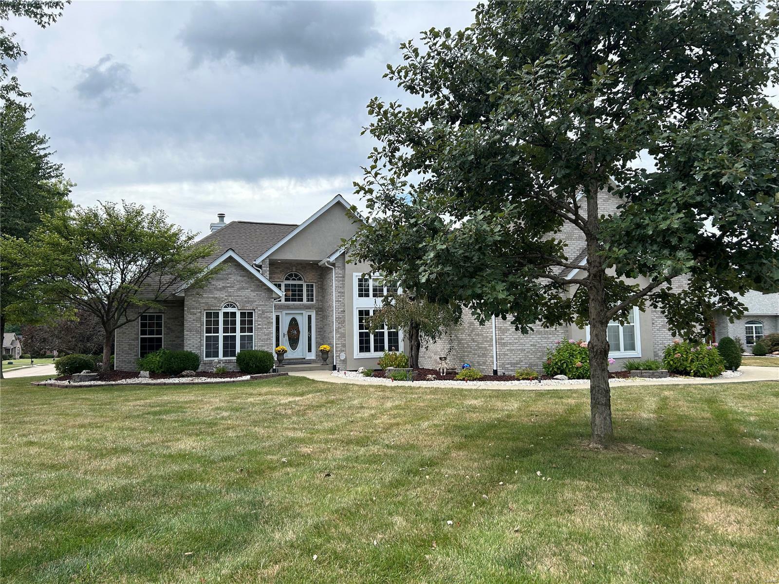 Property Photo:  9 Fox Mill Drive  IL 62062 