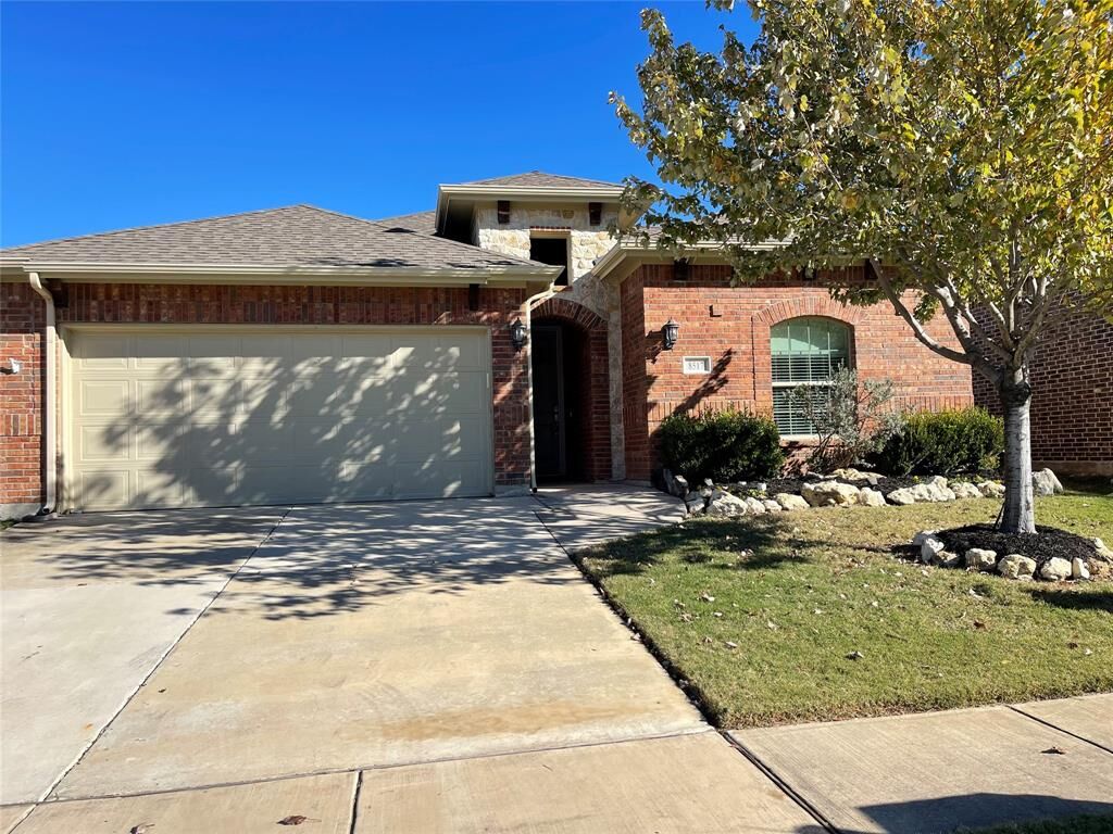Property Photo: 8517 Hornbeam Drive TX 76123