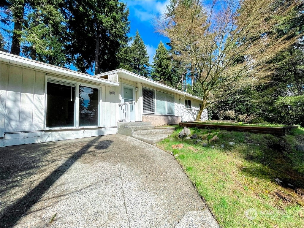 10812 SE 17th Street  Bellevue WA 98004 photo