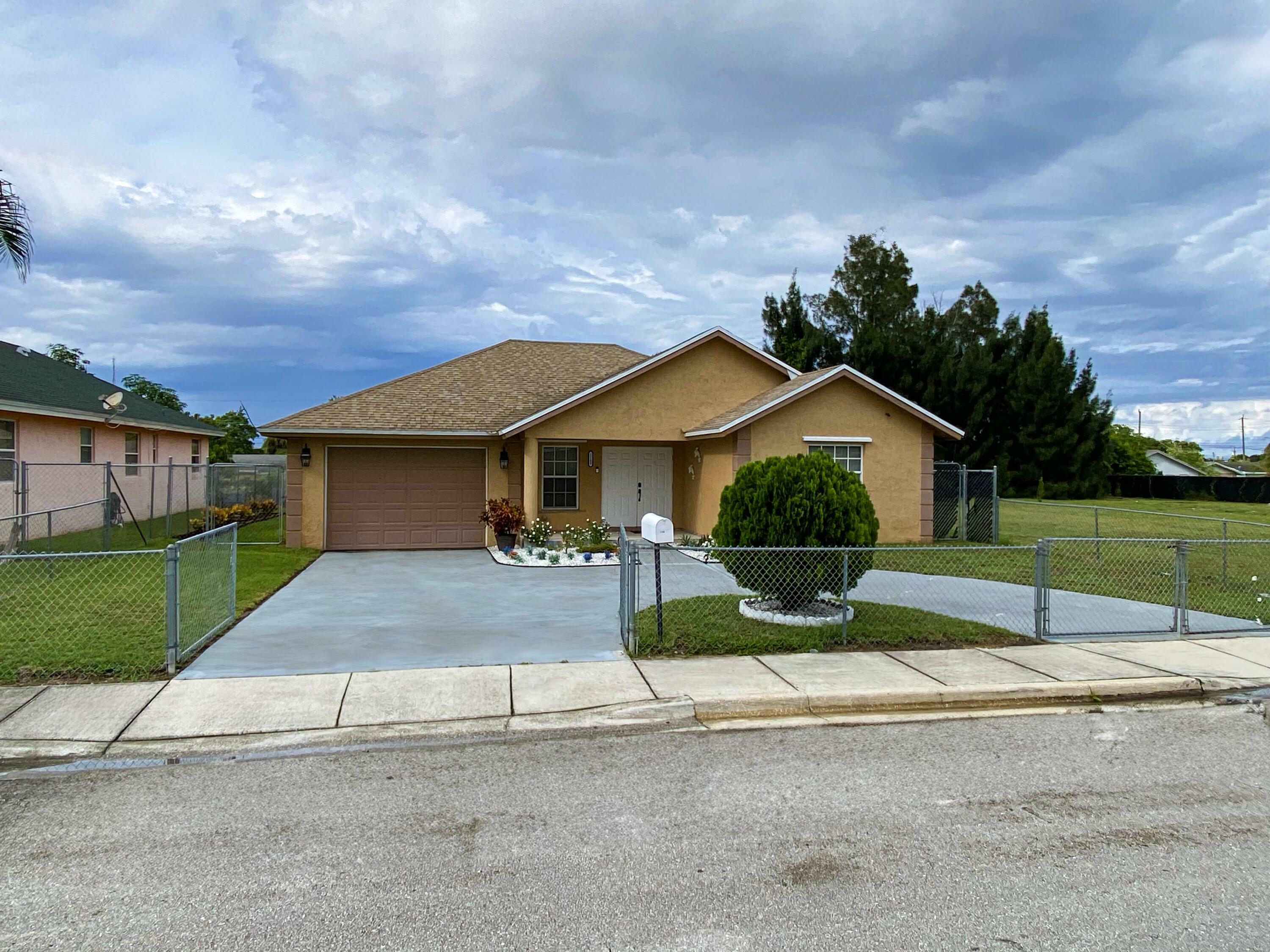 Property Photo:  1148 W 30th Street  FL 33404 