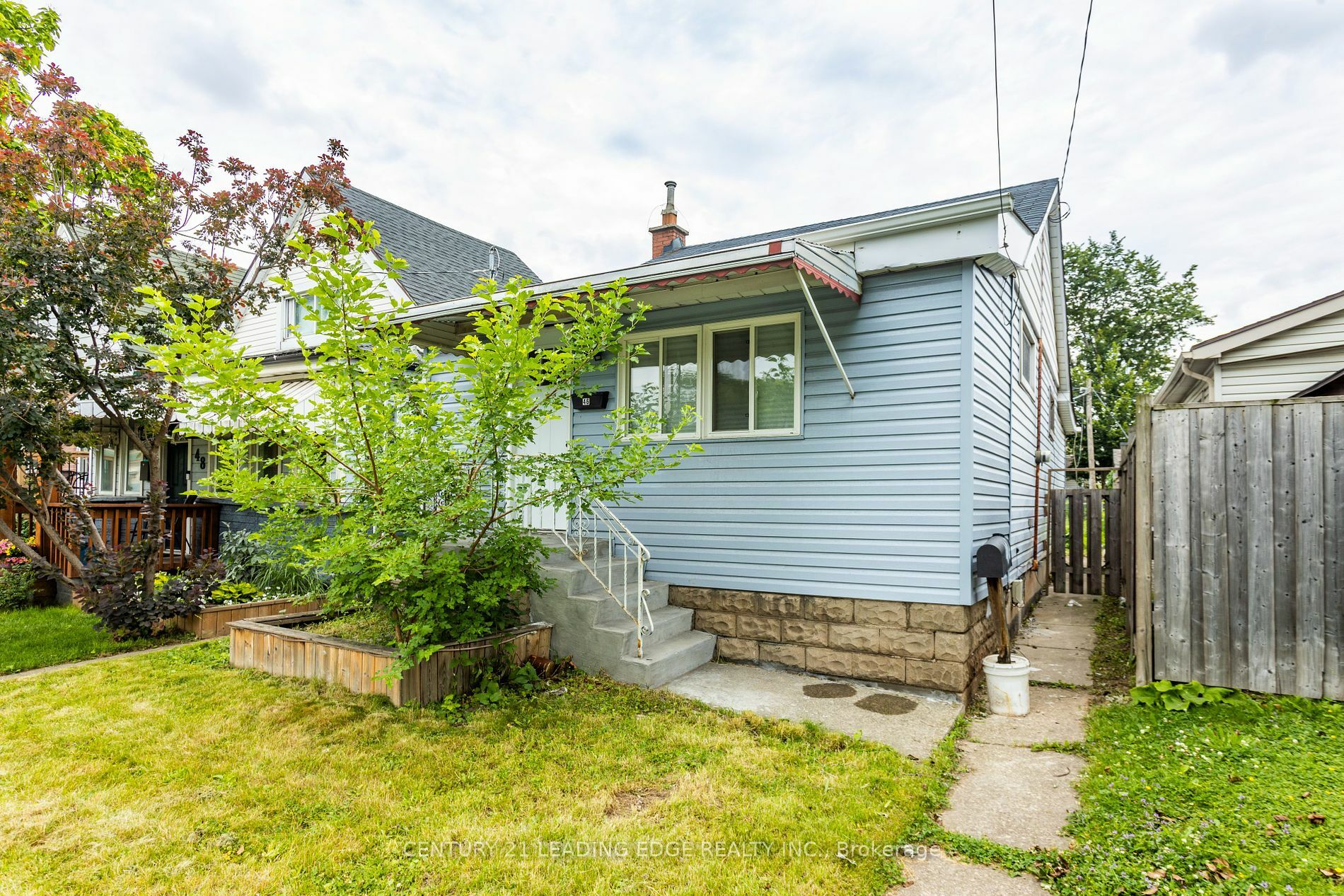 Property Photo:  46 Division St  ON L8H 4Z8 