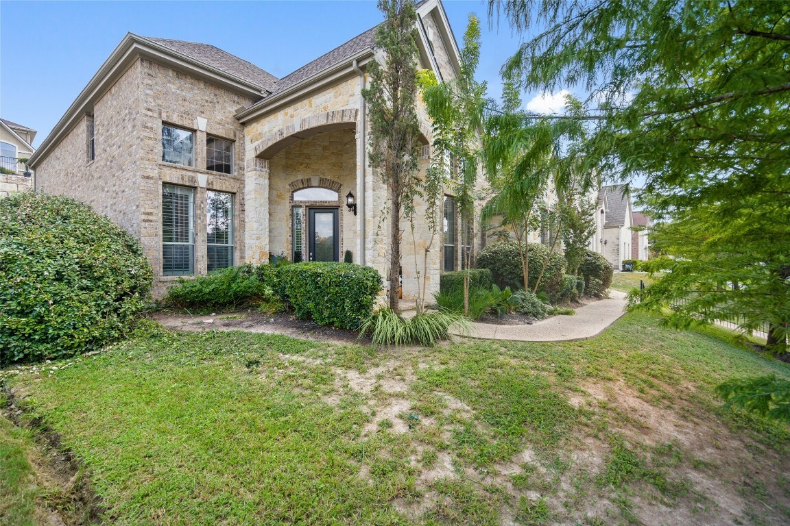 Property Photo:  116 Sebastians Run  TX 78738 