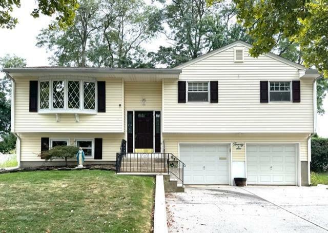 Property Photo:  26 Colin Drive  NJ 08882 