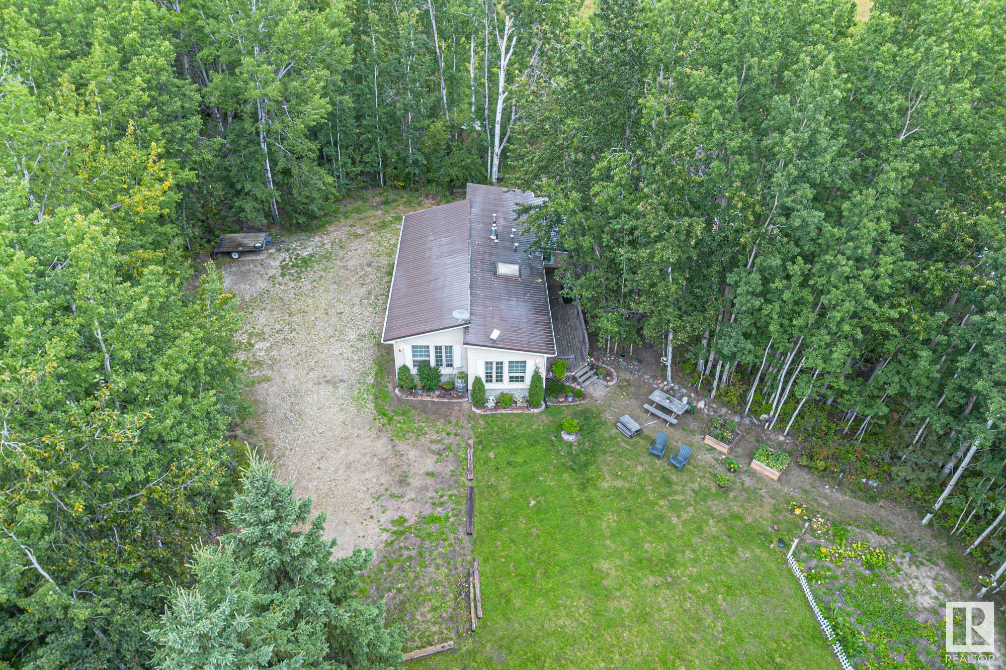 Property Photo:  53221 Rge Rd 25 6  AB T7Y 0E1 