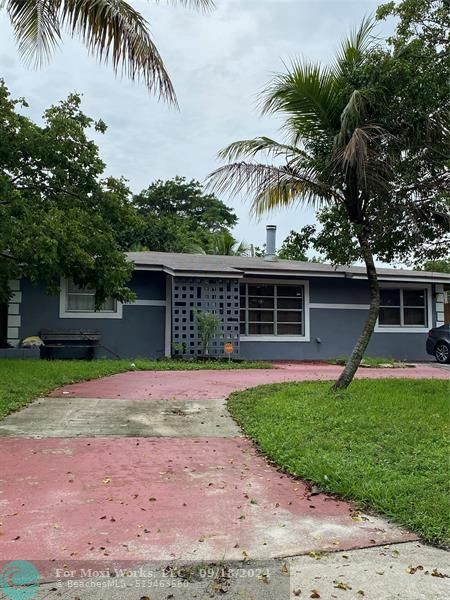 Property Photo:  110 NW 19th St  FL 33060 