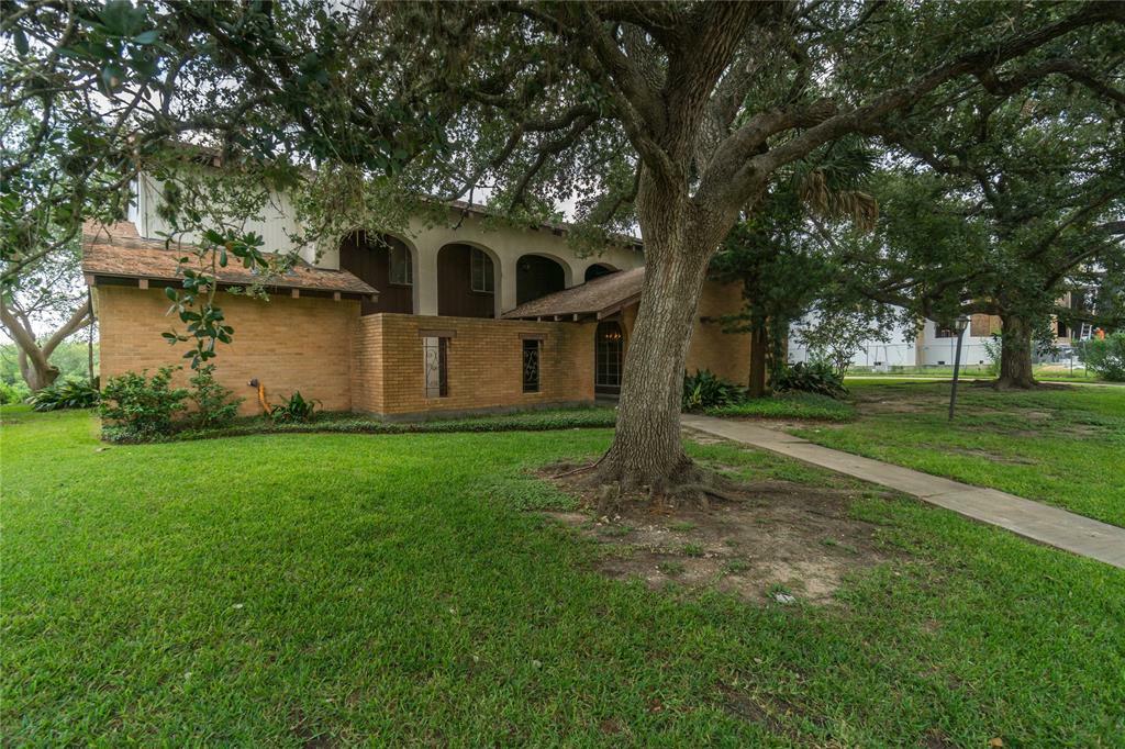 Property Photo:  18210 Nassau Bay Drive  TX 77058 