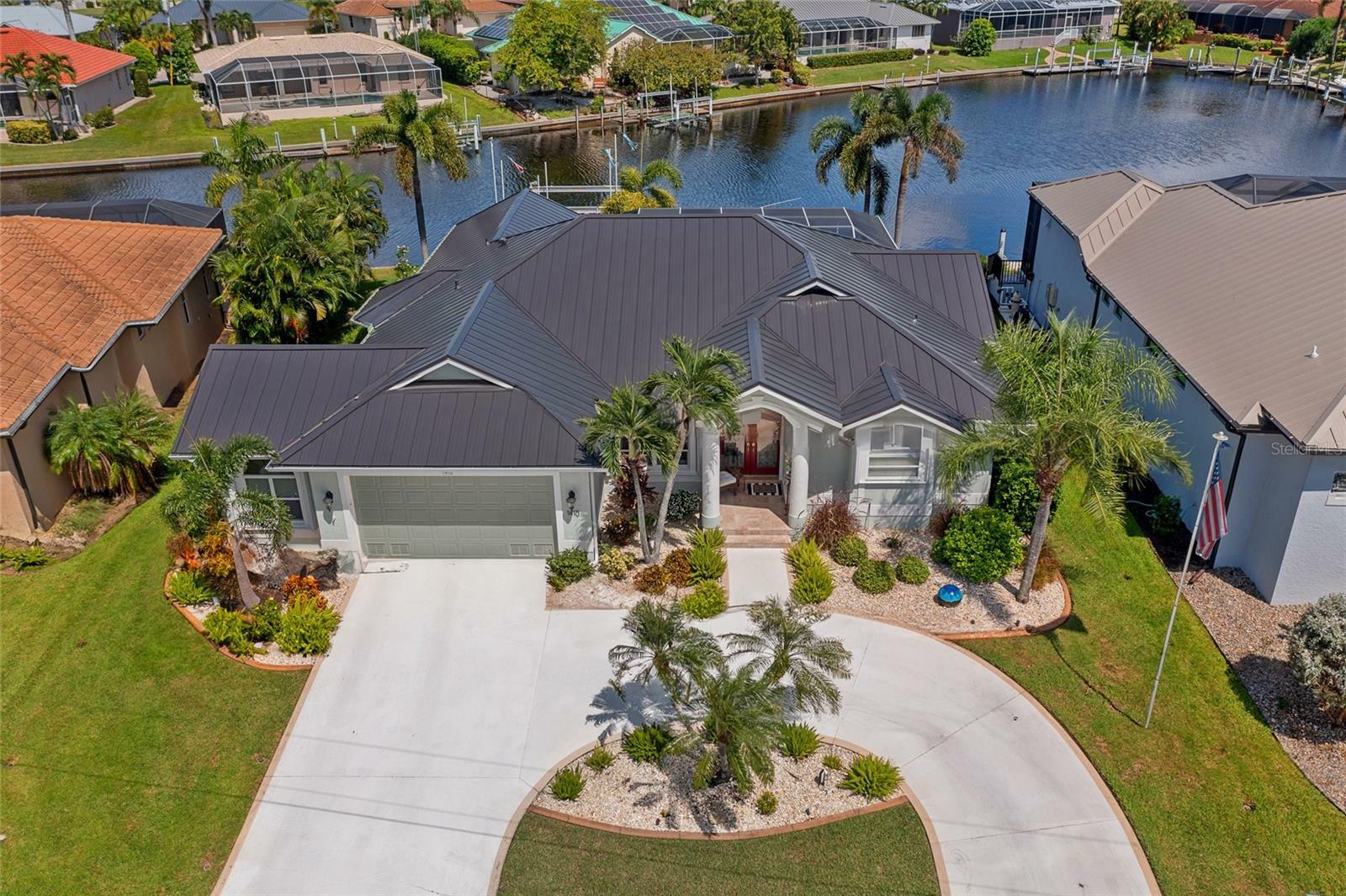 Property Photo:  1410 Kittiwake Drive  FL 33950 