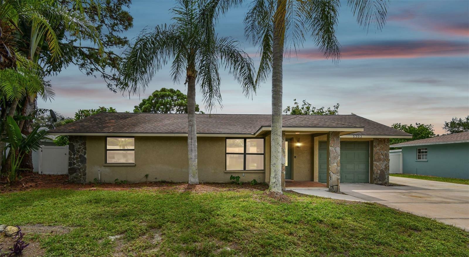 Property Photo:  5303 12th Avenue Drive W  FL 34209 