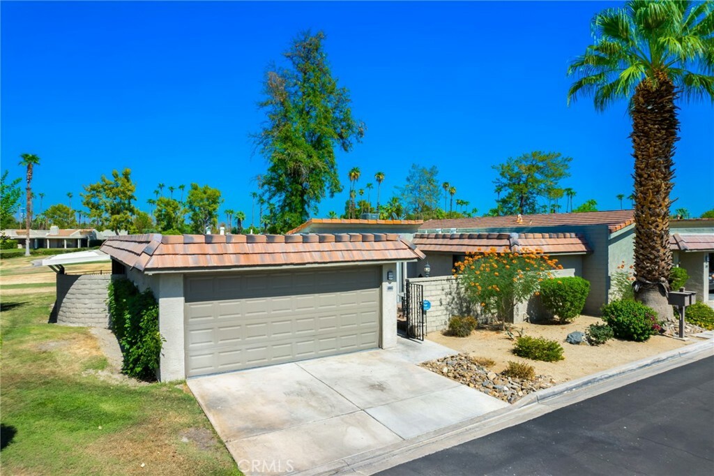 Property Photo:  68462 Calle Toledo  CA 92234 