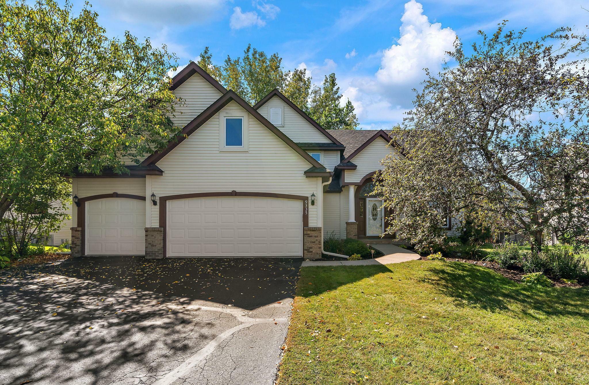 Property Photo:  9335 Parkside Drive  MN 55125 